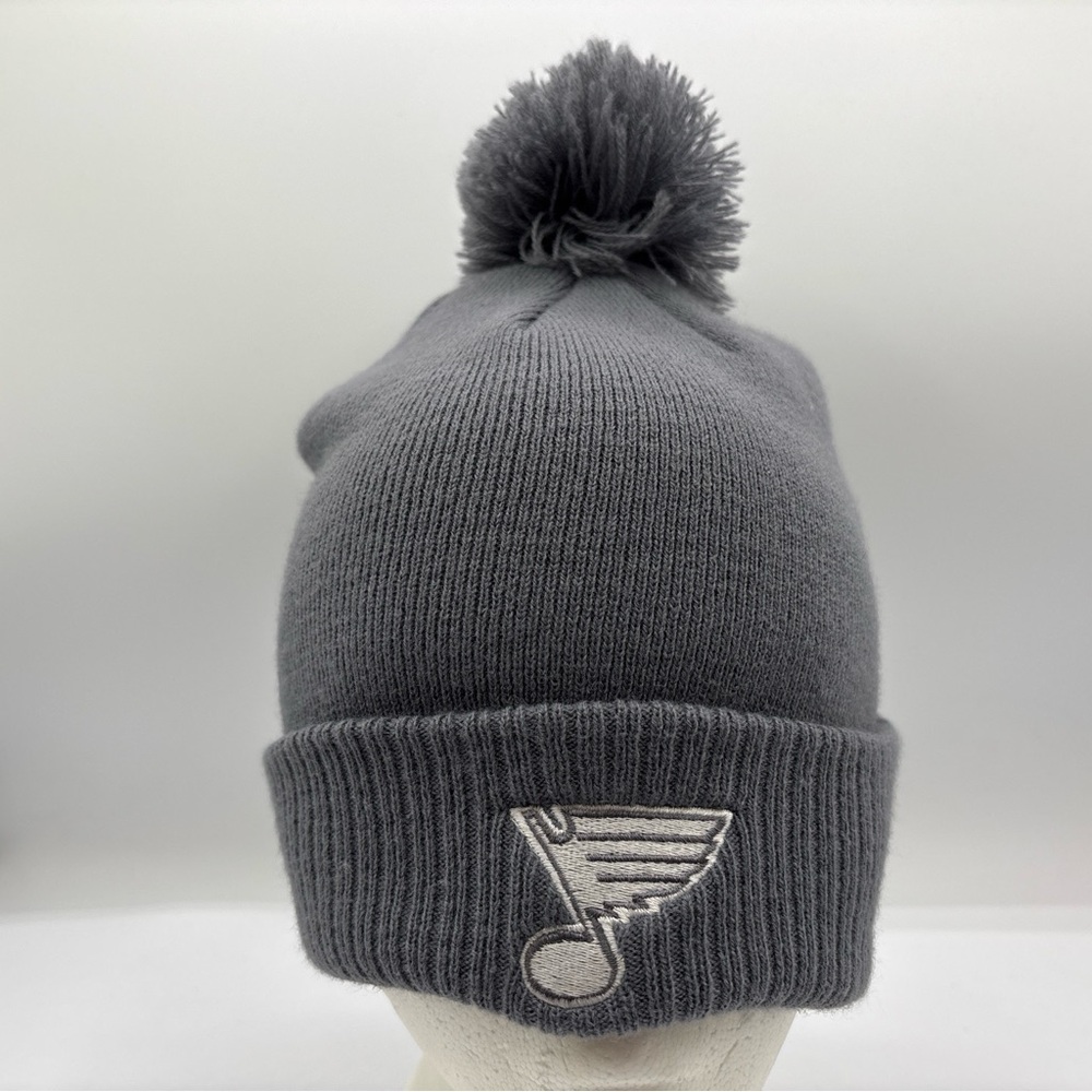 St Louis Blues NHL Women’s Adidas Gray Pom Pom Cuffed Gray Knit Beanie OSFM‎